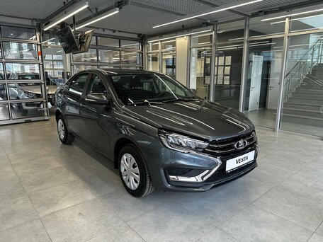 2026 Lada (ВАЗ) Vesta I Рестайлинг (NG), серый, 1705000 рублей, вид 3