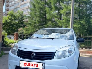 2011 Renault Sandero I, белый, 600000 рублей, вид 2