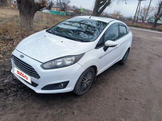 2016 Ford Fiesta Mk6 Рестайлинг, белый, 700000 рублей, вид 1