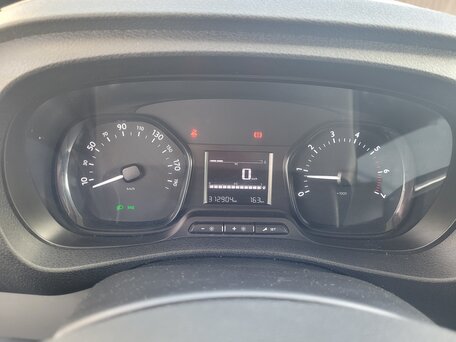 2021 Peugeot Expert, белый, 1680000 рублей, вид 4
