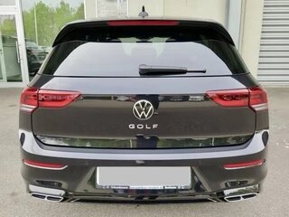 2023 Volkswagen Golf VIII, чёрный, 3500017 рублей, вид 3
