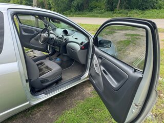 1999 Toyota Yaris I, серебристый, 310000 рублей, вид 5