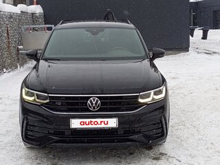 2021 Volkswagen Tiguan II Рестайлинг, чёрный, 3300000 рублей, вид 2