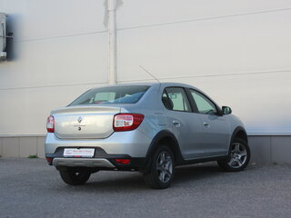 2022 Renault Logan Stepway II Рестайлинг, серебристый, 1097000 рублей, вид 2