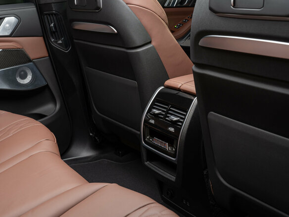 2026 BMW X7 M60i I (G07) Рестайлинг, чёрный, 22290000 рублей - вид 22