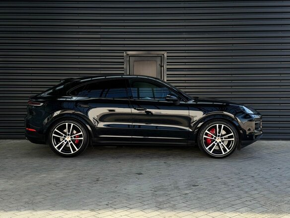 2024 Porsche Cayenne S Coupé III Рестайлинг, чёрный, 16490000 рублей - вид 5