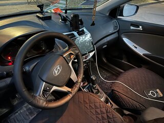 2012 Hyundai Solaris I, чёрный, 860000 рублей, вид 3