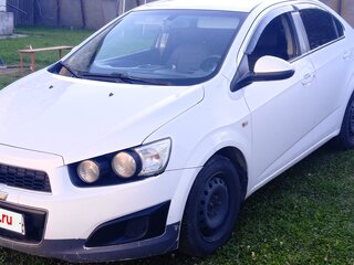 2014 Chevrolet Aveo II, белый, 350000 рублей, вид 2