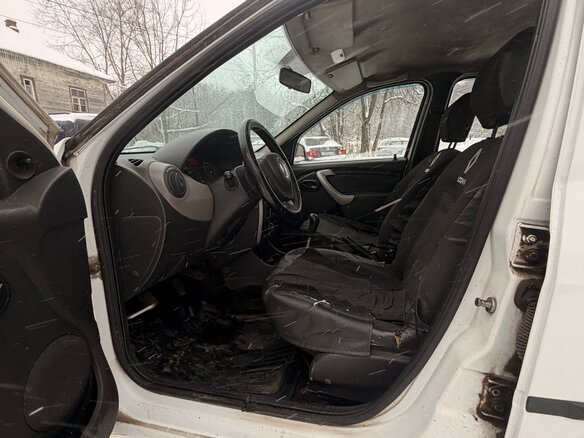 2011 Renault Logan I Рестайлинг, белый, 265000 рублей - вид 6