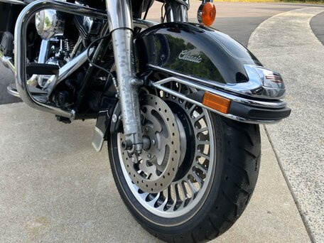 2009 Harley-Davidson Electra Glide, чёрный, 925000 рублей, вид 4