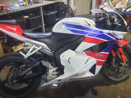 2009 Honda CBR 600RR, белый, 500000 рублей, вид 3