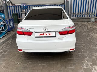 2017 Toyota Camry VII (XV50) Рестайлинг 2, белый, 2100000 рублей, вид 4