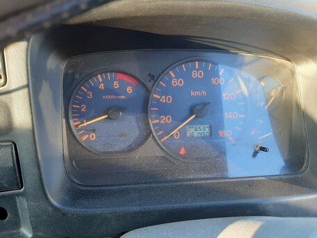 2001 Mazda Titan, белый, 1000000 рублей, вид 3