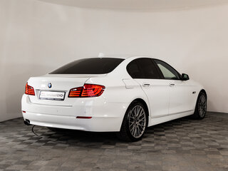 2013 BMW 5 серии 520i VI (F10/F11/F07), белый, 1325000 рублей, вид 5