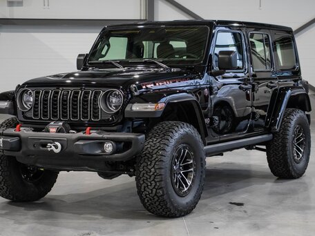 2025 Jeep Wrangler IV (JL) Рестайлинг, чёрный, 8280000 рублей, вид 1