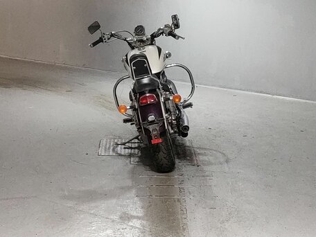 1995 Honda VT 1100, белый, 400000 рублей, вид 4