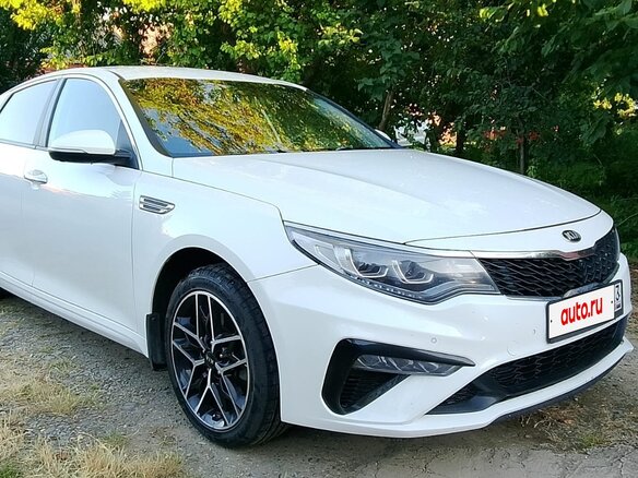 2019 Kia Optima IV Рестайлинг, белый, 1950000 рублей