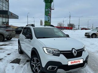 2021 Renault Sandero Stepway II Рестайлинг, белый, 1390000 рублей, вид 4