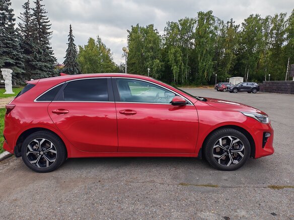 2021 Kia Ceed III, красный, 1600000 рублей - вид 3