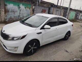 2012 Kia Rio 5-speed III, белый, 550000 рублей, вид 3