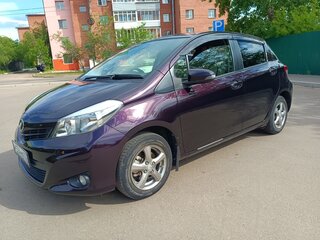 2013 Toyota Vitz III (XP130), фиолетовый, 750000 рублей, вид 1
