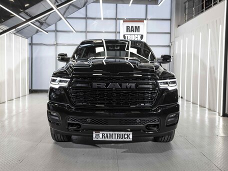 2026 Ram 1500 Crew Cab V Рестайлинг, чёрный, 11429249 рублей, вид 4