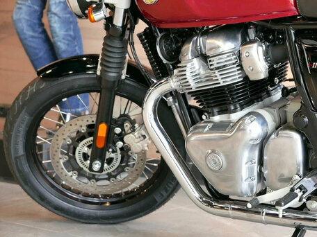 2024 Royal Enfield Interceptor, красный, 650000 рублей, вид 4