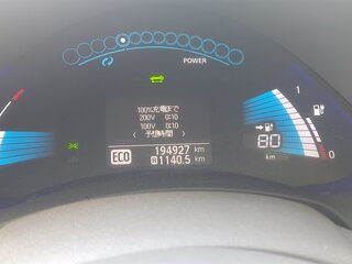 2011 Nissan Leaf I (ZE0/AZE0), серебристый, 680000 рублей, вид 4