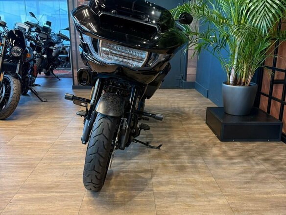 2025 Harley-Davidson CVO Road Glide ST, серый, 6500000 рублей - вид 6