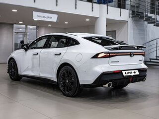 2024 Changan UNI-V I, белый, 3247101 рублей, вид 2