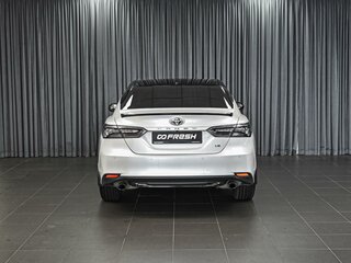2022 Toyota Camry VIII (XV70) Рестайлинг, белый, 3244000 рублей, вид 4