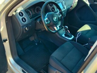2015 Volkswagen Tiguan I Рестайлинг, серебристый, 1350000 рублей, вид 5