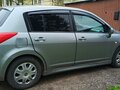 2011 Nissan Tiida I Рестайлинг, серый, 450000 рублей - вид 1