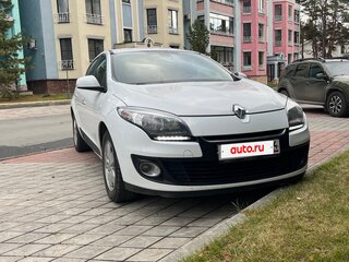 2013 Renault Megane III Рестайлинг, белый, 630000 рублей, вид 2