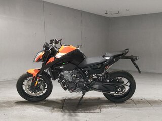 KTM 890 Duke