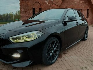 2022 BMW 1 серии 118i III (F40), чёрный, 2300000 рублей, вид 3