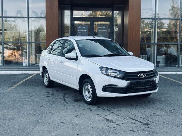 2026 Lada (ВАЗ) Granta I Рестайлинг, белый - вид 2