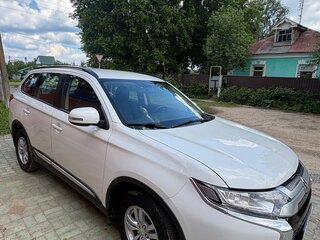 2022 Mitsubishi Outlander III Рестайлинг 3, белый, 2750000 рублей, вид 2