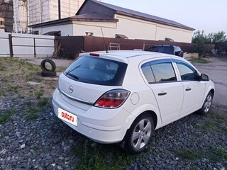 2011 Opel Astra H Рестайлинг, белый, 620000 рублей, вид 5