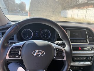 2019 Hyundai Sonata VII (LF) Рестайлинг, белый, 1070000 рублей, вид 5