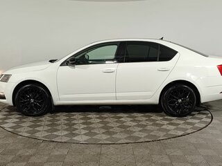 2017 Skoda Octavia III (A7) Рестайлинг, белый, 1470000 рублей, вид 4