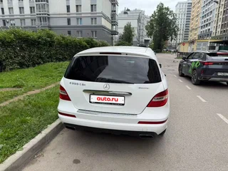 2012 Mercedes-Benz R-Класс 350 Long I Рестайлинг 2, белый, 1500000 рублей, вид 3