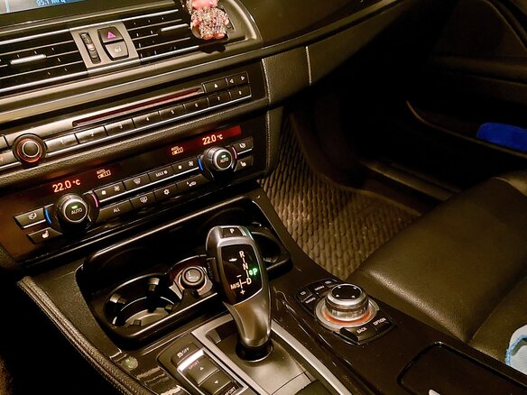 2012 BMW 5 серии 520d VI (F10/F11/F07), чёрный, 1850000 рублей - вид 8