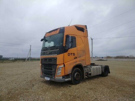 2017 Volvo FH, оранжевый, 5661000 рублей, вид 1