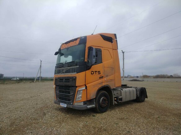 2017 Volvo FH, оранжевый, 5661000 рублей
