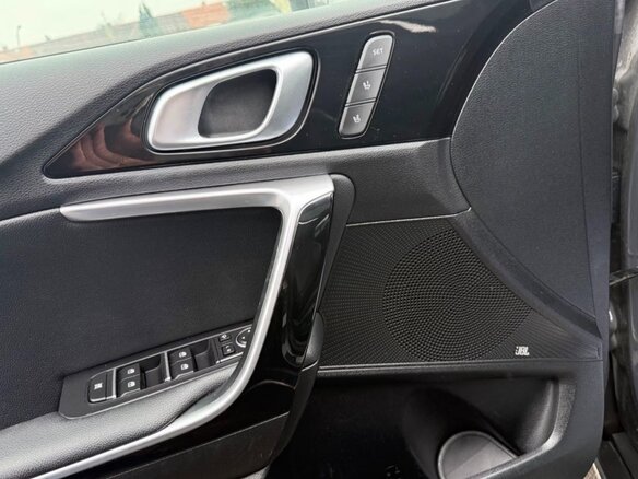 2022 Kia XCeed I, чёрный, 2750000 рублей - вид 12