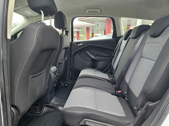 2016 Ford Kuga II Рестайлинг, белый, 1325000 рублей - вид 8