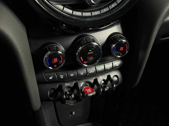 2019 Mini Hatch Cooper III (F55/F56) Рестайлинг, синий, 1749000 рублей - вид 25