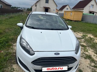 2016 Ford Fiesta Mk6 Рестайлинг, белый, 600000 рублей, вид 2