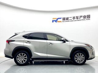 2021 Lexus NX 200 I Рестайлинг, серебристый, 2900000 рублей, вид 4